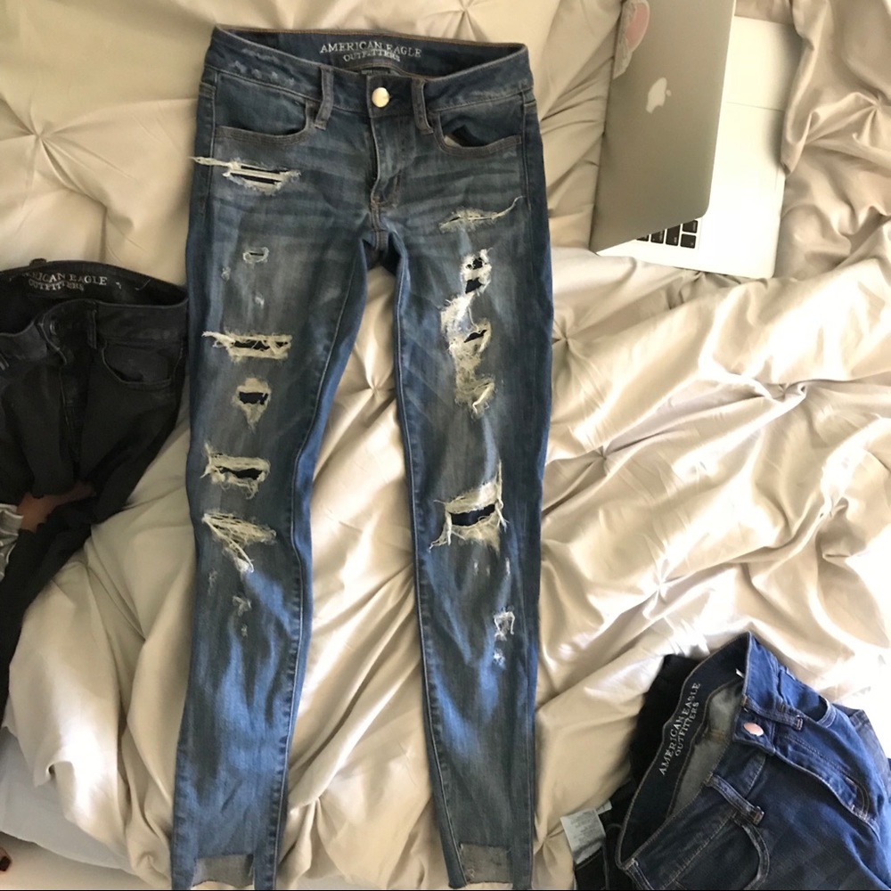 Destroyed jeans